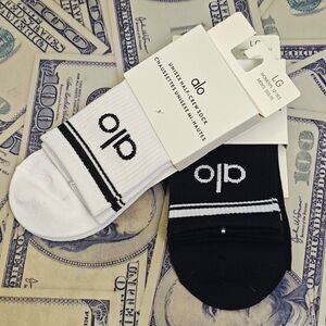 ALO Yoga Black & White Half-Crew Athletic Socks - Pair